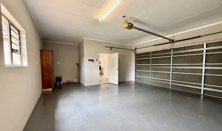 3 Bedroom Property for Sale in The Retreat Gauteng