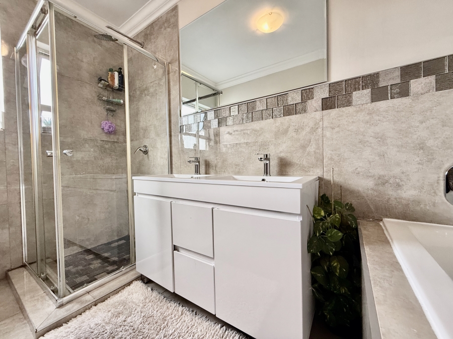 3 Bedroom Property for Sale in The Meadows Gauteng