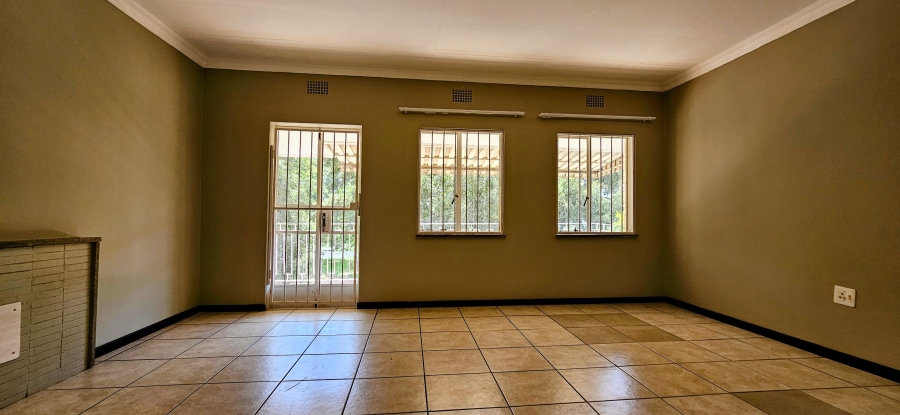 2 Bedroom Property for Sale in Three Rivers Proper Gauteng