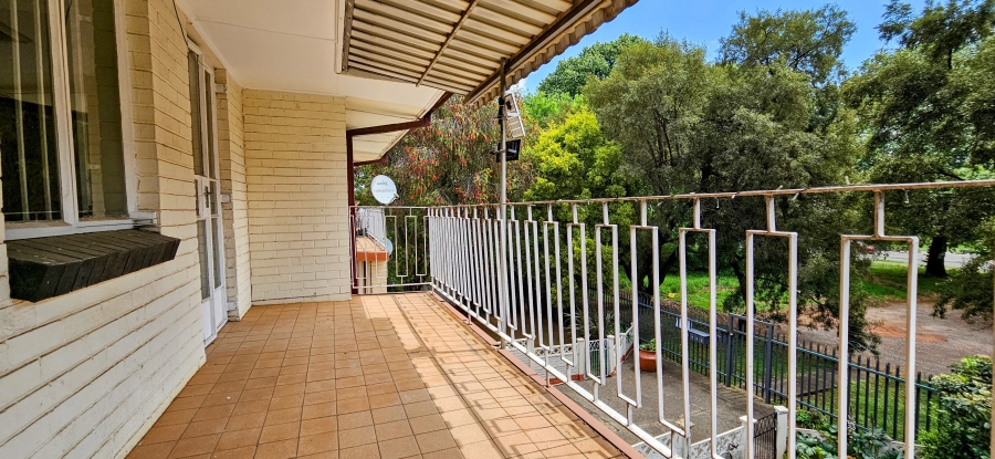 2 Bedroom Property for Sale in Three Rivers Proper Gauteng
