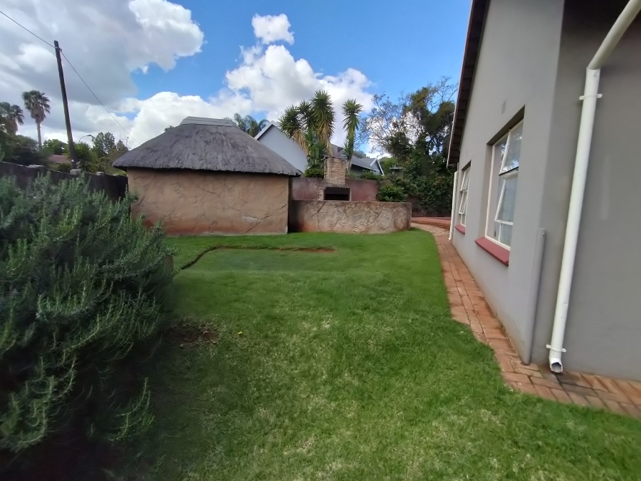 4 Bedroom Property for Sale in Roodekrans Gauteng