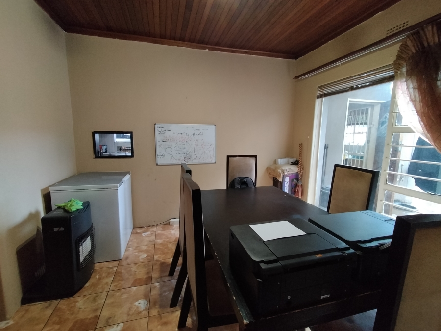 4 Bedroom Property for Sale in Roodekrans Gauteng