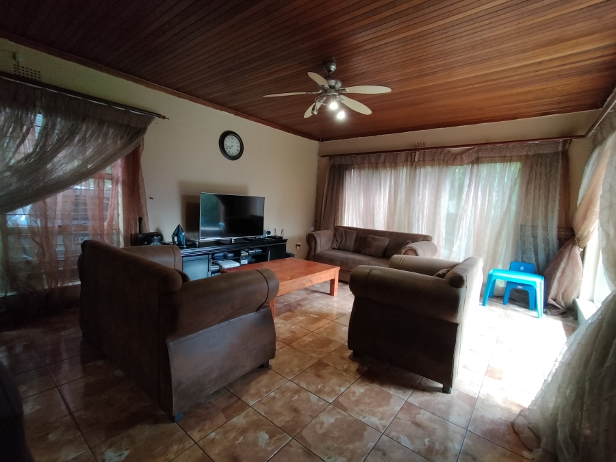 4 Bedroom Property for Sale in Roodekrans Gauteng