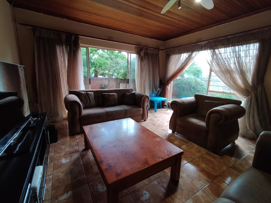 4 Bedroom Property for Sale in Roodekrans Gauteng