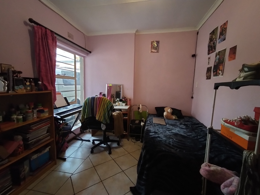 4 Bedroom Property for Sale in Roodekrans Gauteng