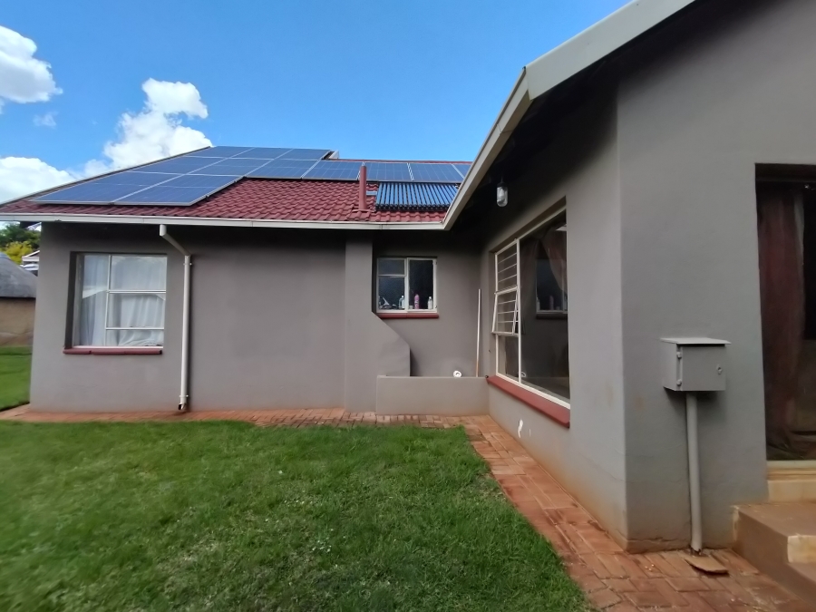 4 Bedroom Property for Sale in Roodekrans Gauteng