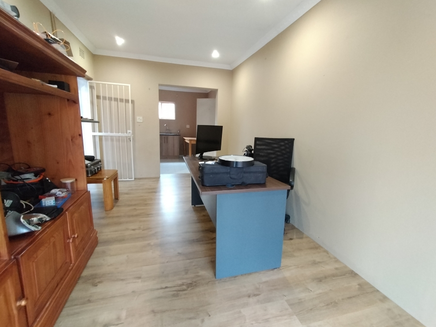 4 Bedroom Property for Sale in Roodekrans Gauteng