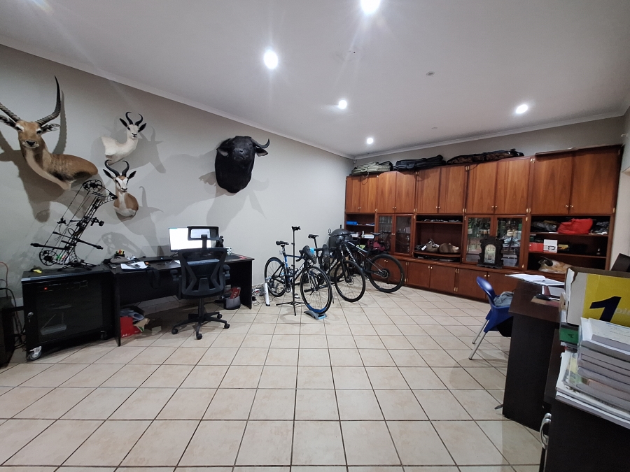4 Bedroom Property for Sale in Monument Gauteng