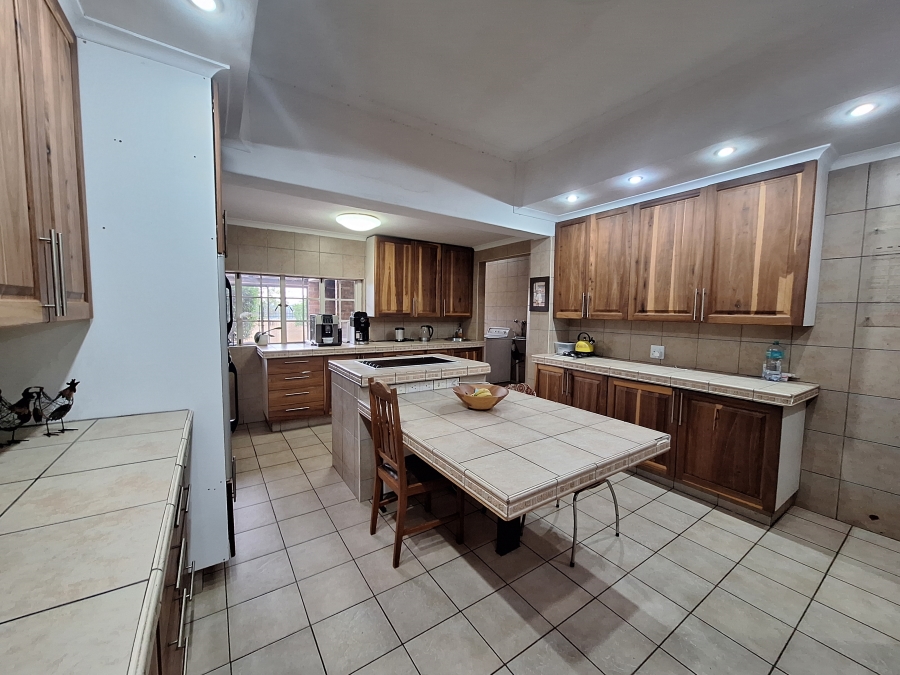 4 Bedroom Property for Sale in Monument Gauteng