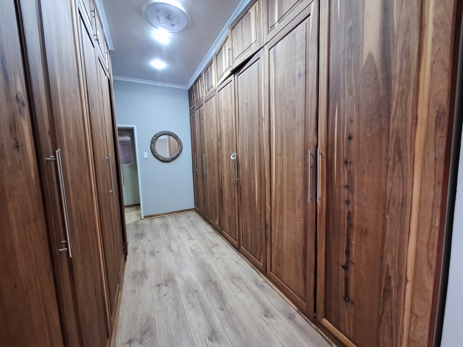 4 Bedroom Property for Sale in Monument Gauteng