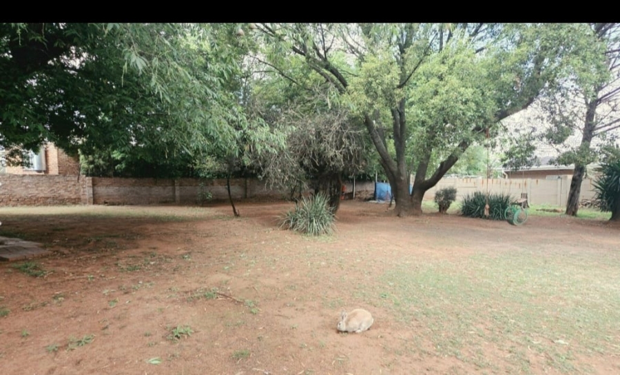 5 Bedroom Property for Sale in Greenhills Gauteng