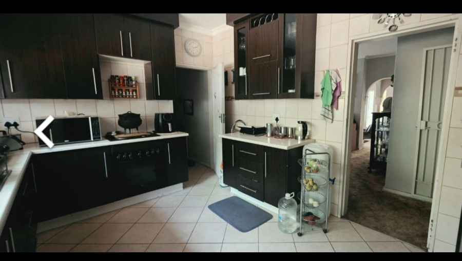 5 Bedroom Property for Sale in Greenhills Gauteng