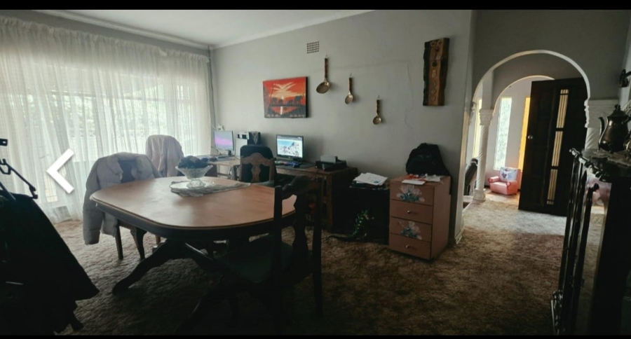 5 Bedroom Property for Sale in Greenhills Gauteng