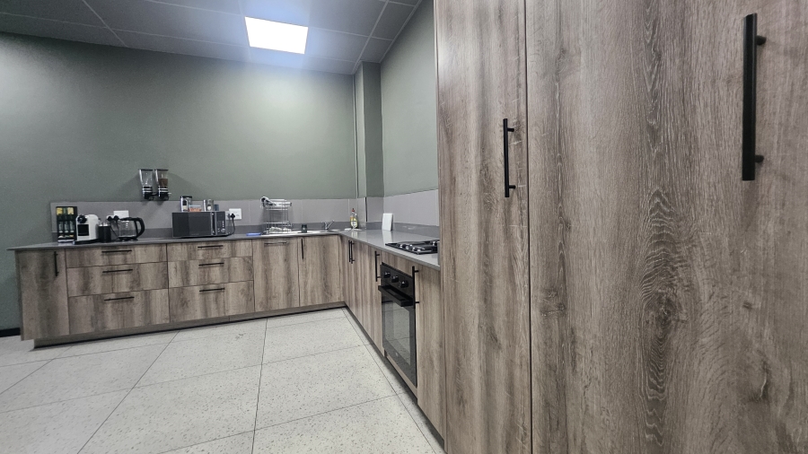 To Let Commercial Property for Rent in Knoppieslaagte Gauteng