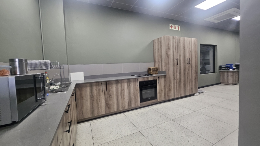 To Let Commercial Property for Rent in Knoppieslaagte Gauteng