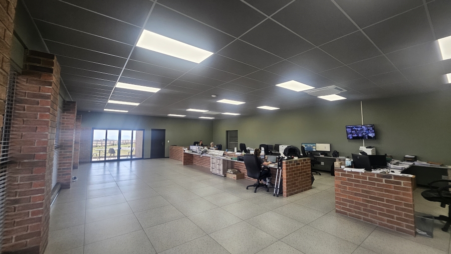 To Let Commercial Property for Rent in Knoppieslaagte Gauteng