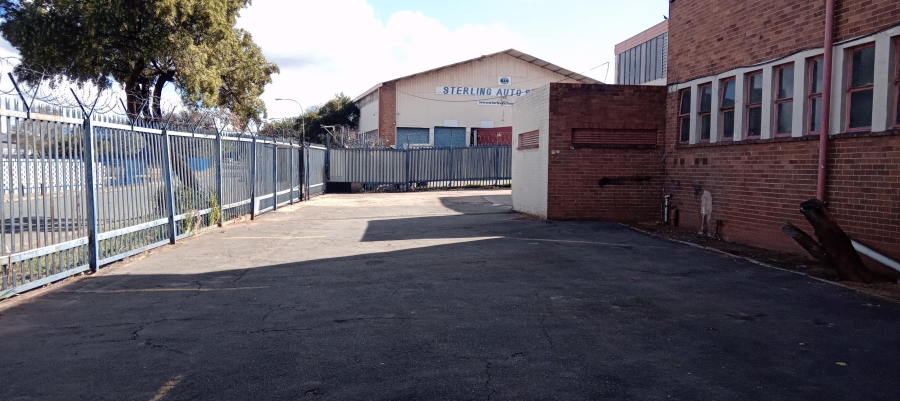 To Let Commercial Property for Rent in Benrose Gauteng