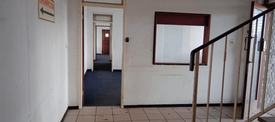 To Let Commercial Property for Rent in Benrose Gauteng