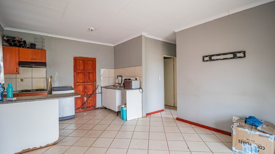 3 Bedroom Property for Sale in Kirkney Gauteng