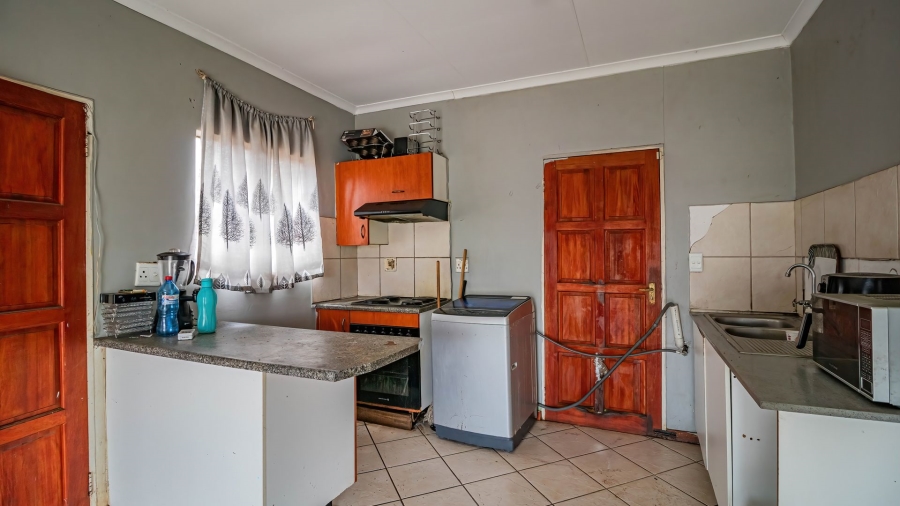 3 Bedroom Property for Sale in Kirkney Gauteng