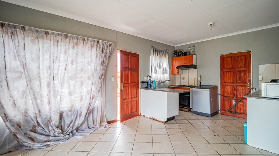 3 Bedroom Property for Sale in Kirkney Gauteng