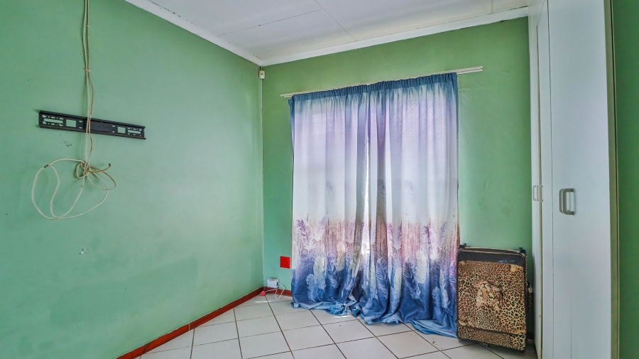 3 Bedroom Property for Sale in Kirkney Gauteng