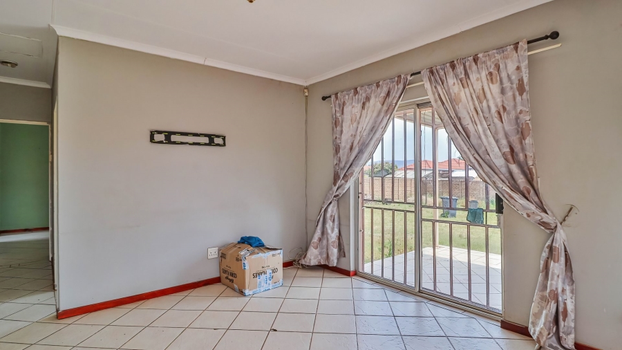 3 Bedroom Property for Sale in Kirkney Gauteng