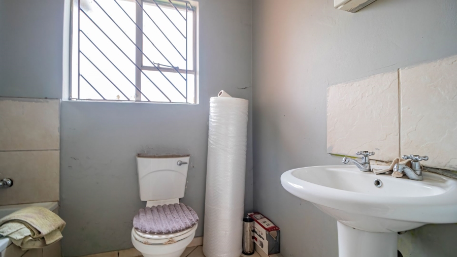 3 Bedroom Property for Sale in Kirkney Gauteng