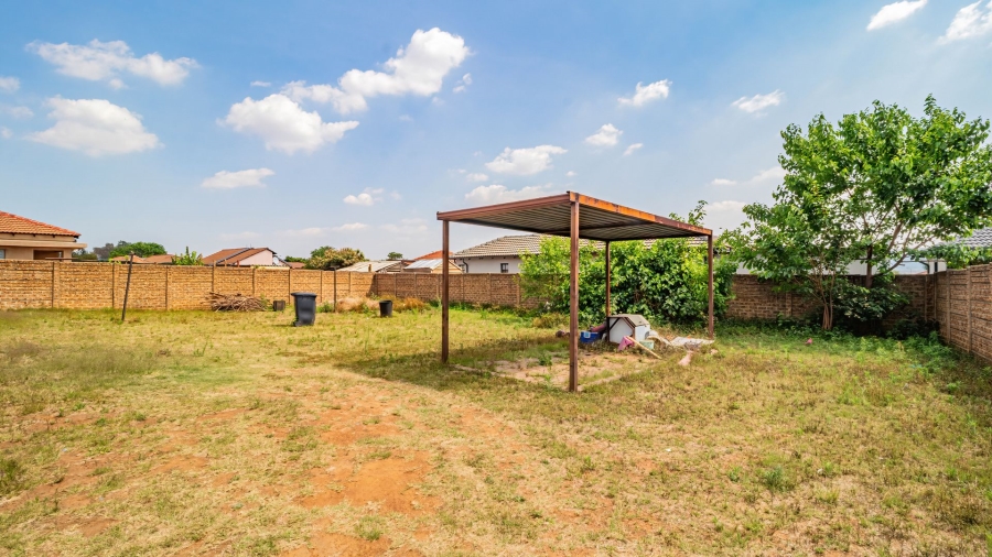 3 Bedroom Property for Sale in Kirkney Gauteng