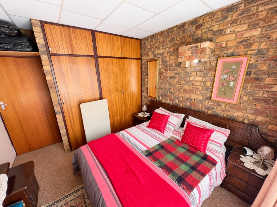 4 Bedroom Property for Sale in Monument Park Gauteng