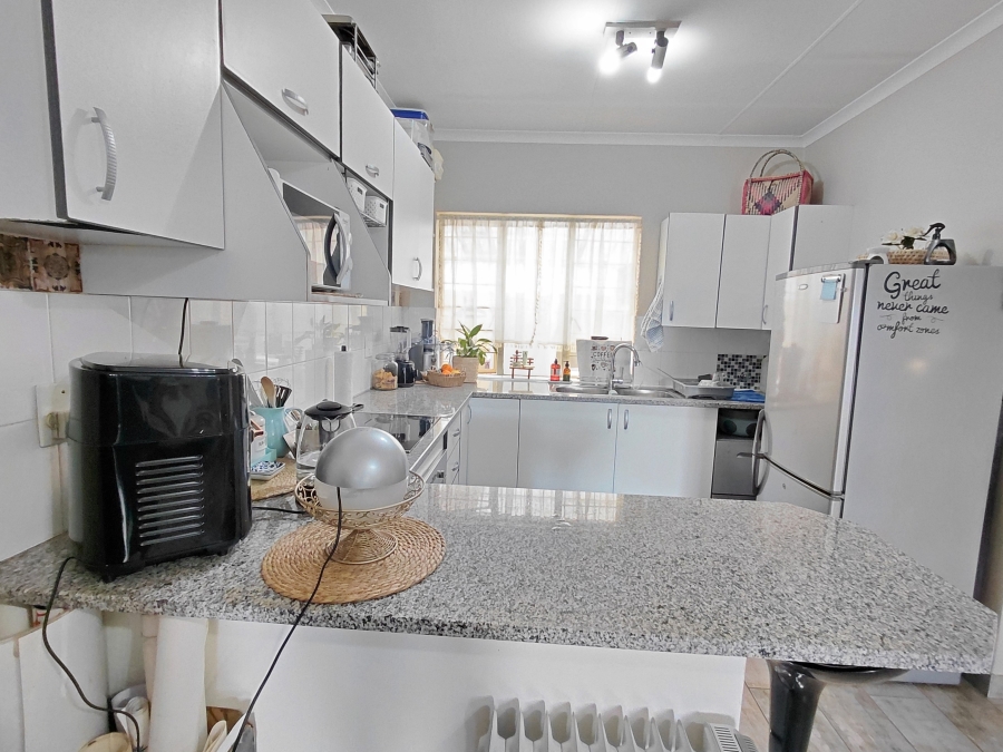 2 Bedroom Property for Sale in Wapadrand Gauteng
