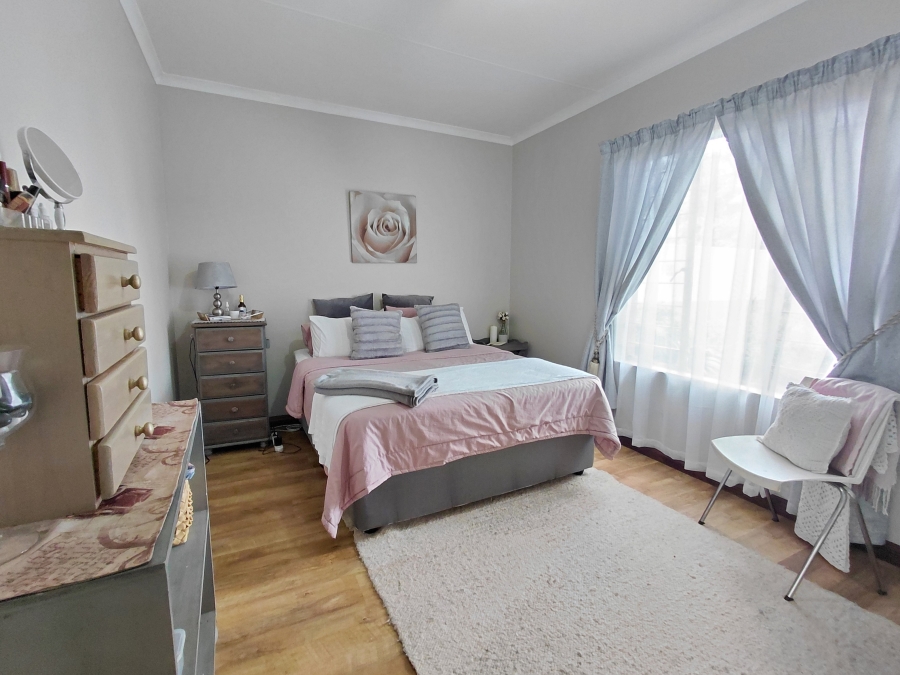 2 Bedroom Property for Sale in Wapadrand Gauteng