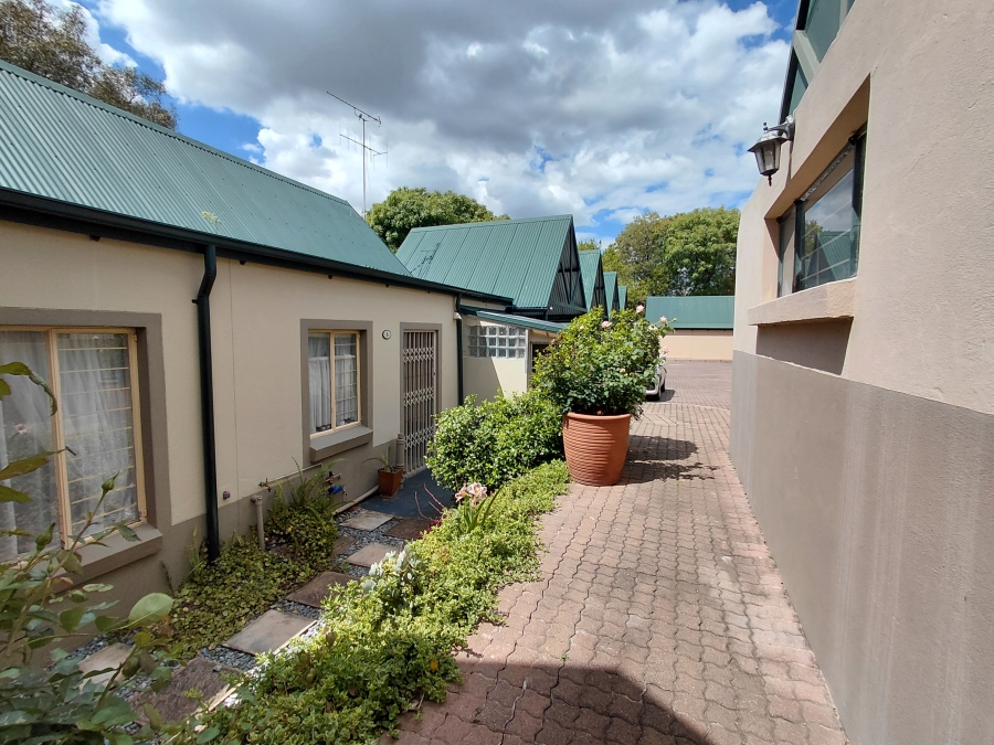 2 Bedroom Property for Sale in Wapadrand Gauteng