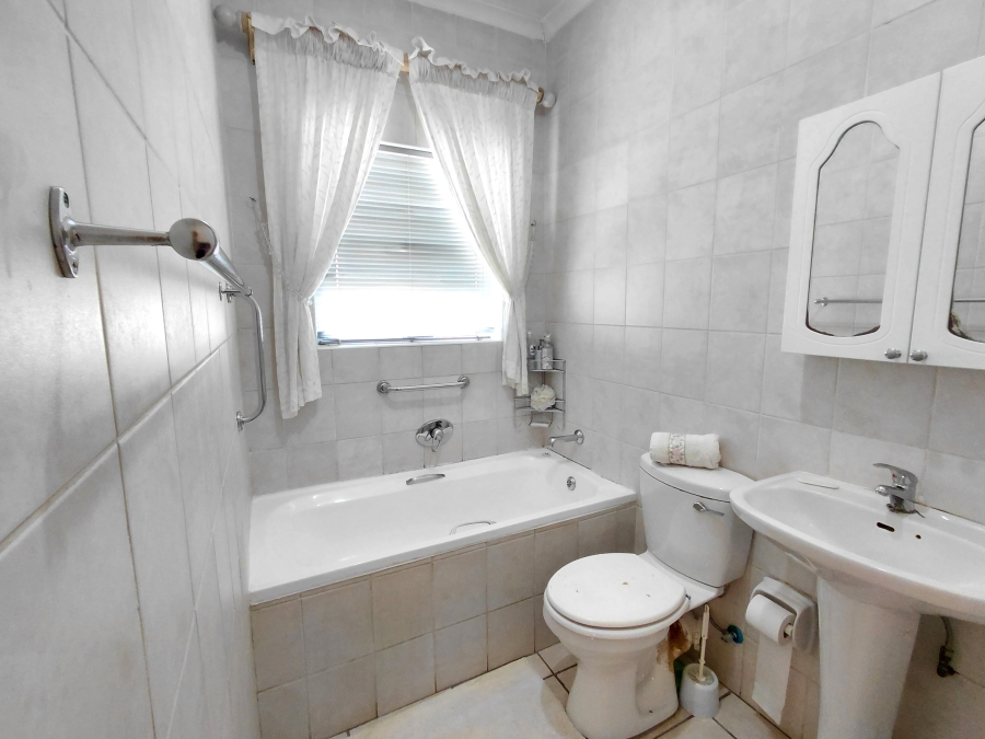 2 Bedroom Property for Sale in Willow Park Manor Gauteng