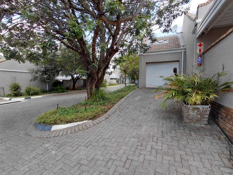 2 Bedroom Property for Sale in Willow Park Manor Gauteng