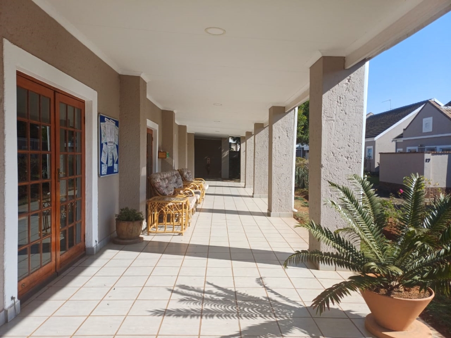 2 Bedroom Property for Sale in Willow Park Manor Gauteng