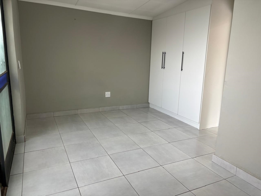 1 Bedroom Property for Sale in Moregloed Gauteng