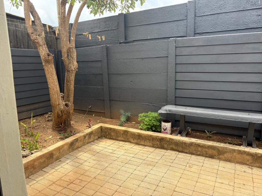 1 Bedroom Property for Sale in Moregloed Gauteng