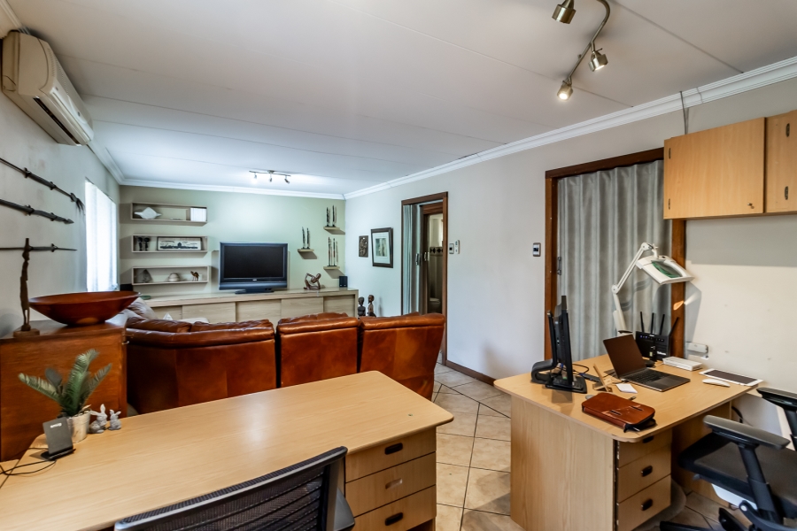 4 Bedroom Property for Sale in Rietondale Gauteng