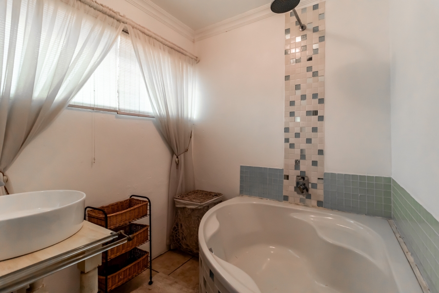 4 Bedroom Property for Sale in Rietondale Gauteng
