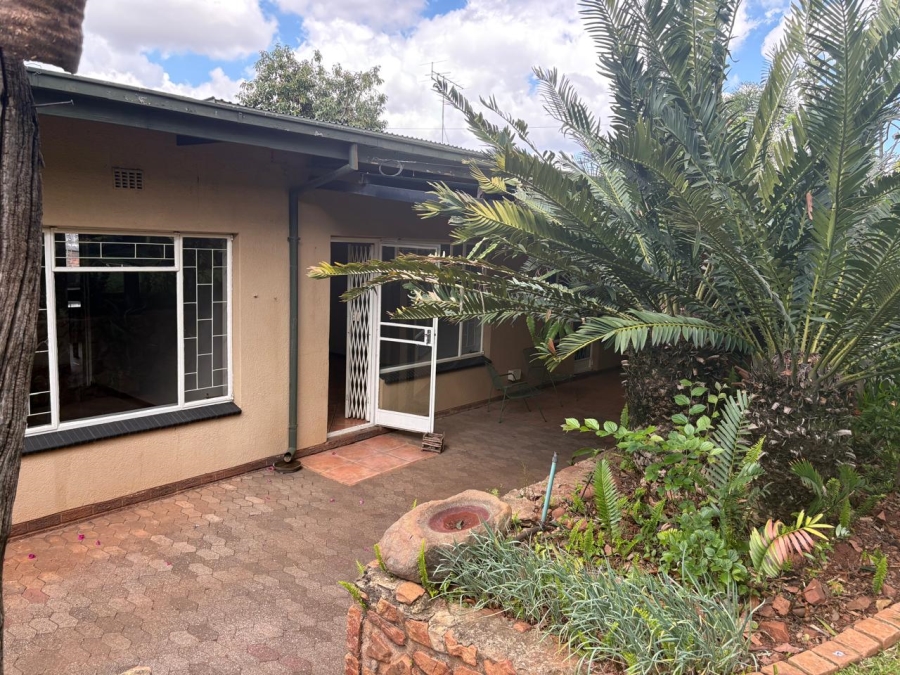 To Let 3 Bedroom Property for Rent in East Lynne Gauteng