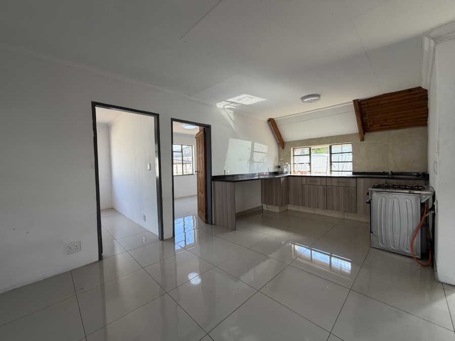 To Let 2 Bedroom Property for Rent in Erasmia Gauteng
