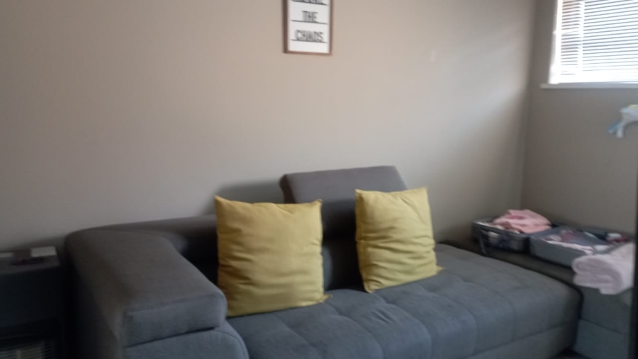 To Let 1 Bedroom Property for Rent in Lambton Gauteng