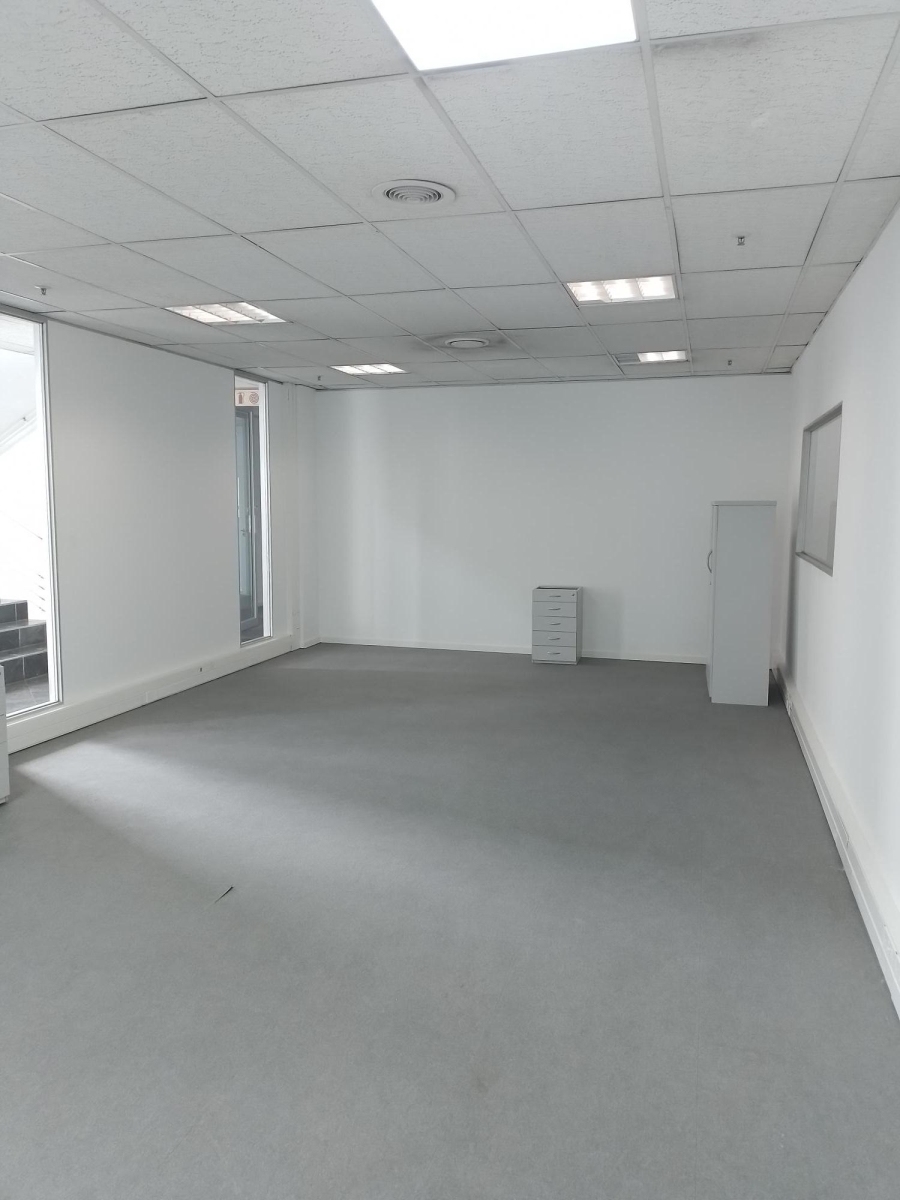 To Let Commercial Property for Rent in Longmeadow Gauteng