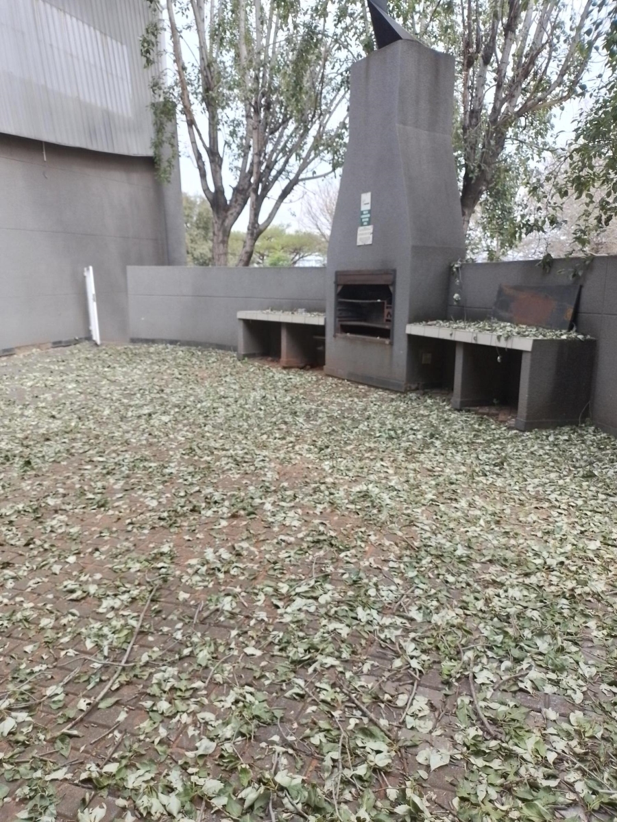 To Let Commercial Property for Rent in Longmeadow Gauteng