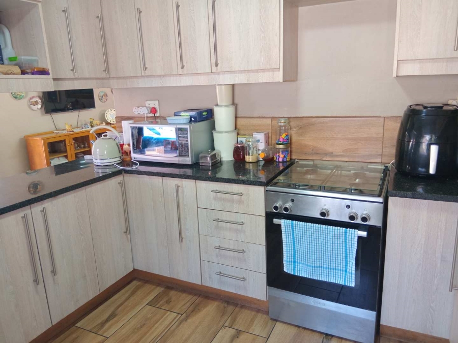 To Let 1 Bedroom Property for Rent in Cresslawn Gauteng