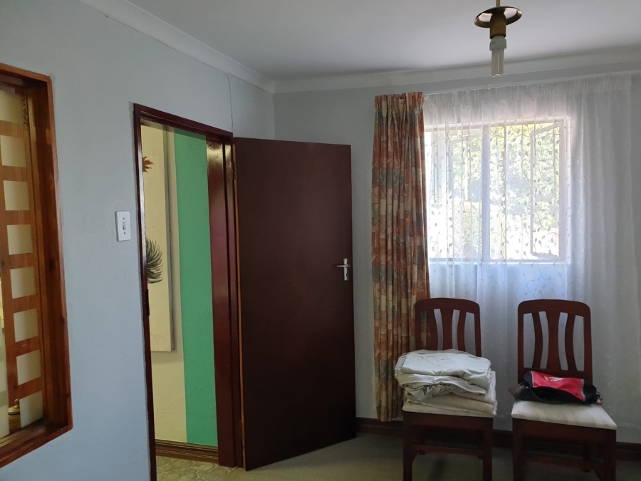To Let 1 Bedroom Property for Rent in Cyrildene Gauteng