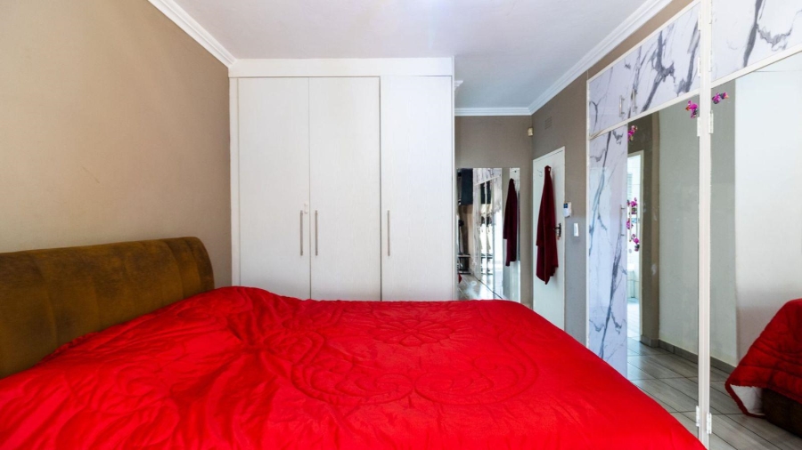3 Bedroom Property for Sale in Mulbarton Gauteng