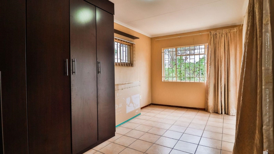 3 Bedroom Property for Sale in Mulbarton Gauteng