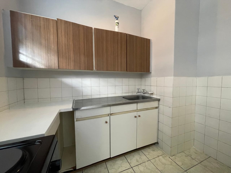 To Let 1 Bedroom Property for Rent in Braamfontein Gauteng
